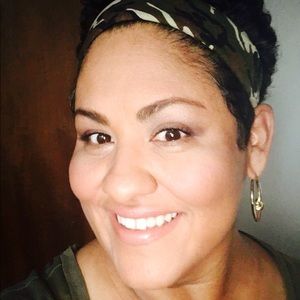 Meet your Posher, Raquel